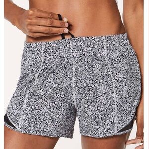 Lululemon Hotty Hot High-Rise Lined Short 4”